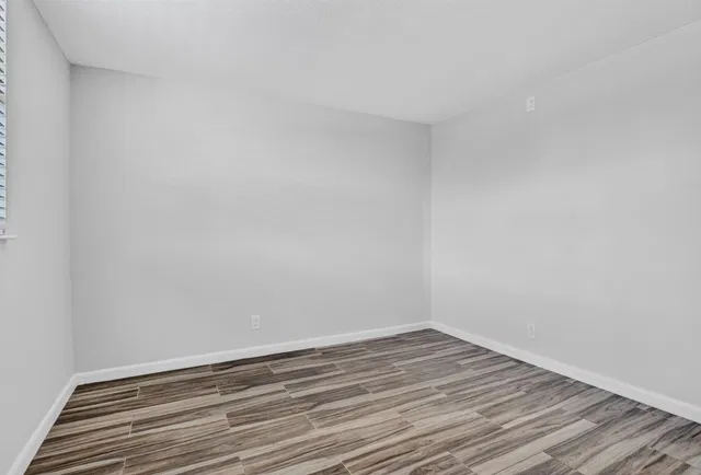 Unit 210 photo 27