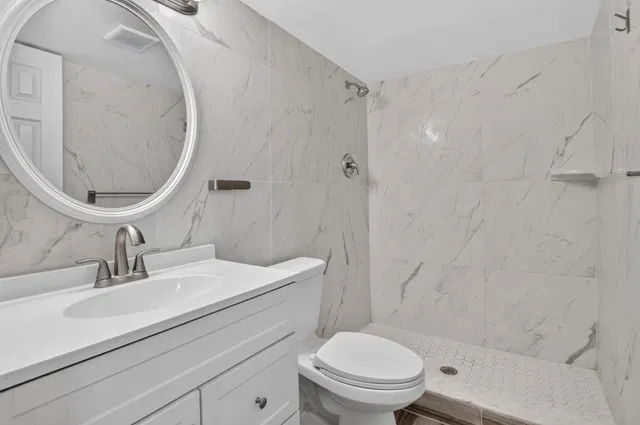 Unit 210 photo 29