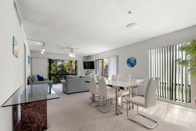 Unit 207 photo 7