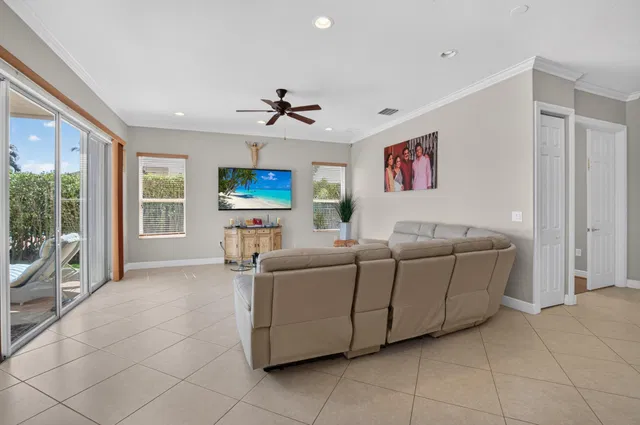  Residence photo 22