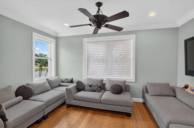  Residence photo 42