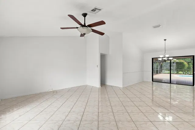 Residence photo 4