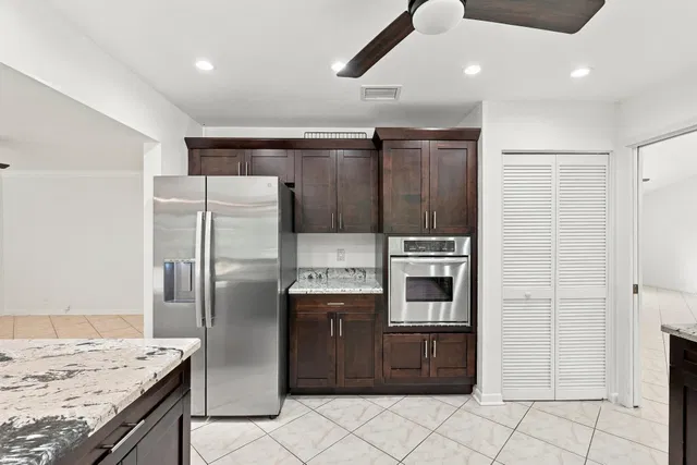 Residence photo 8