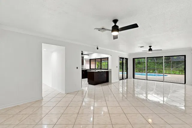 Residence photo 10