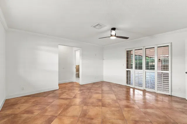 Residence photo 12