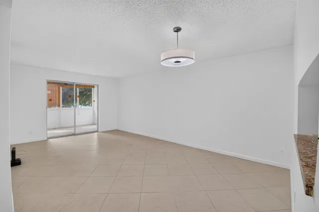  Residence photo 11