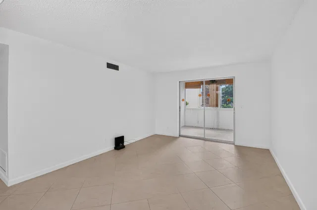  Residence photo 13