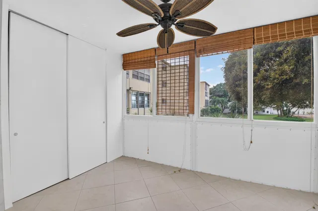  Residence photo 30