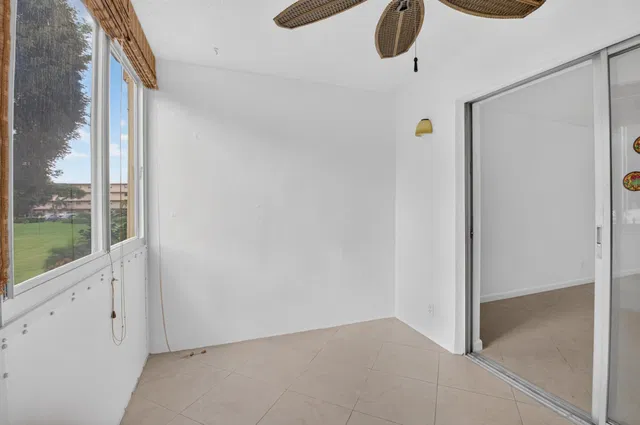  Residence photo 32