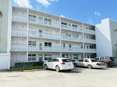 Unit 345 photo 2