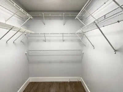 Unit 345 photo 9