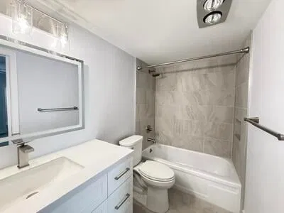 Unit 345 photo 11