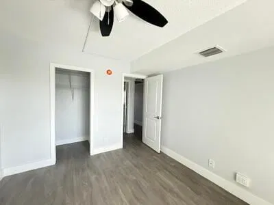 Unit 345 photo 14