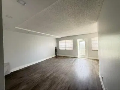 Unit 345 photo 17