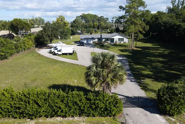 Residence photo 4