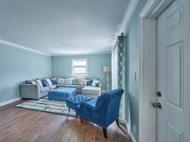 Unit 112 photo 6