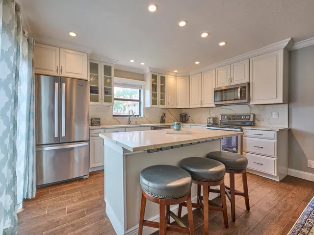 Unit 112 photo 15