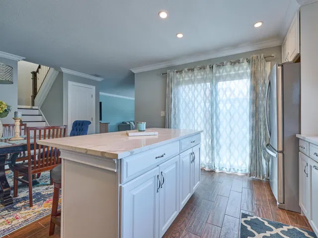 Unit 112 photo 20