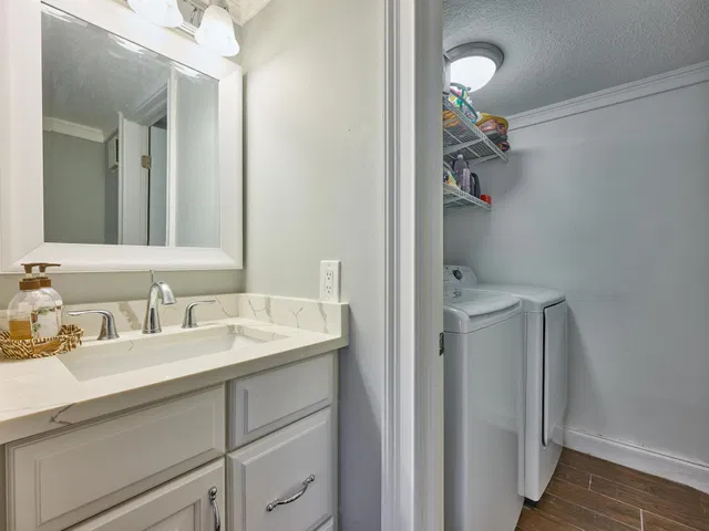 Unit 112 photo 23