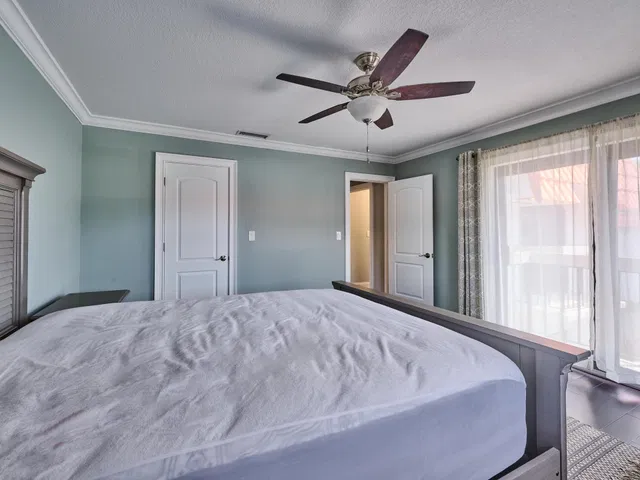 Unit 112 photo 32