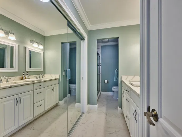 Unit 112 photo 34