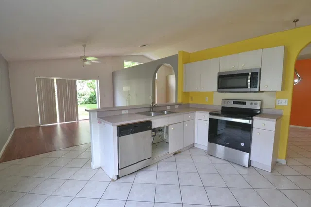  Residence photo 4