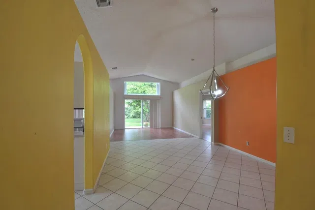  Residence photo 6