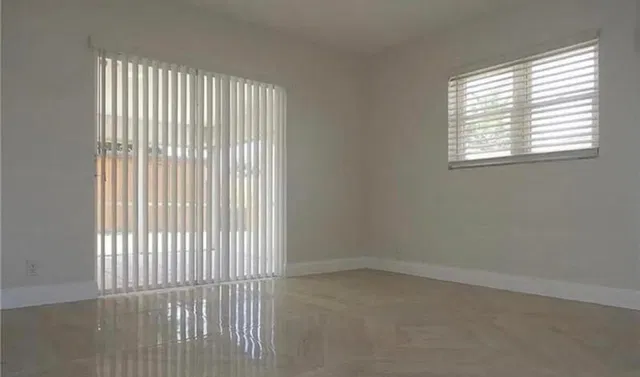 Residence photo 12