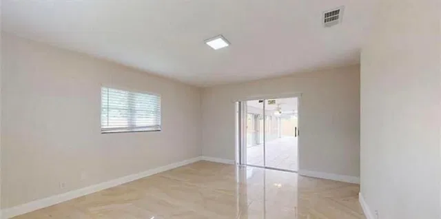 Residence photo 23