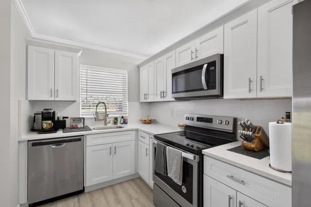 Unit 202 photo 9
