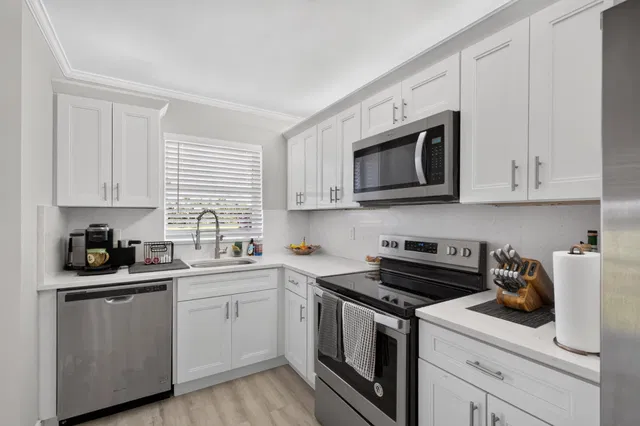 Unit 202 photo 10
