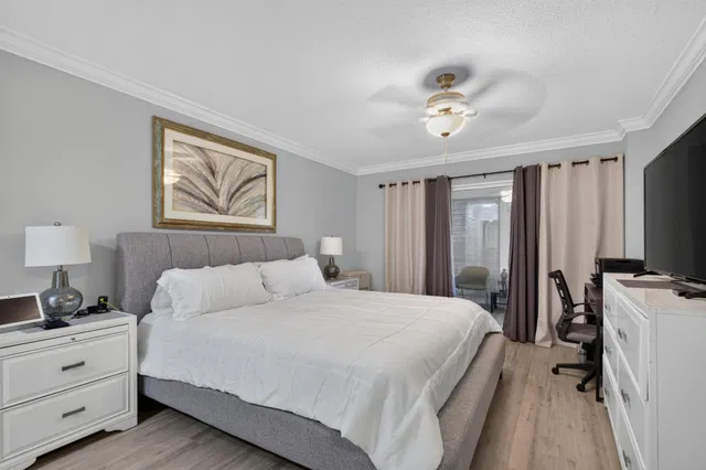 Unit 202 photo 20