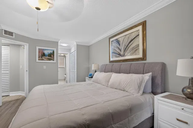 Unit 202 photo 21