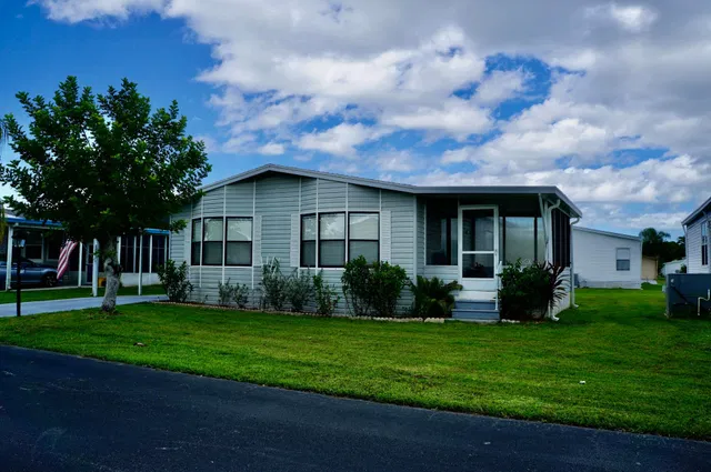 Residence photo 2