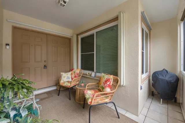 Unit 186 photo 3