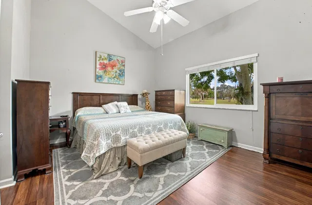 Unit 186 photo 15