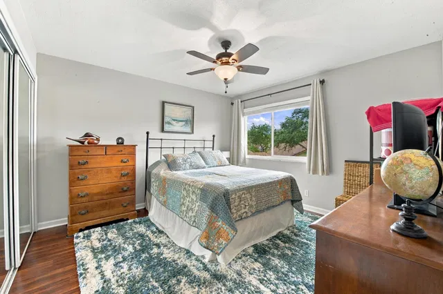 Unit 186 photo 25