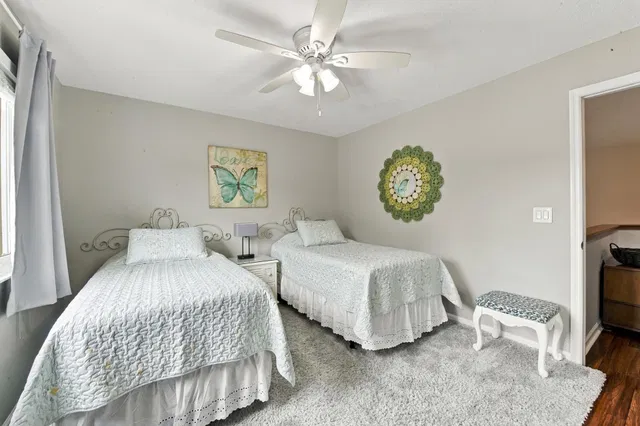 Unit 186 photo 27