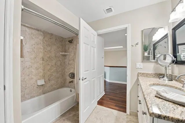 Unit 186 photo 28