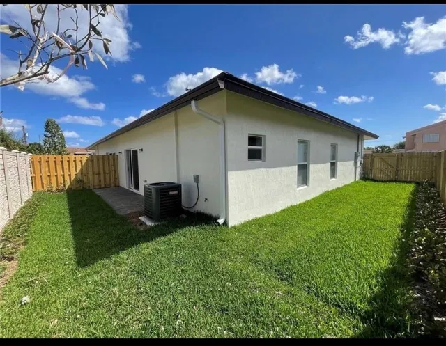 Residence photo 3