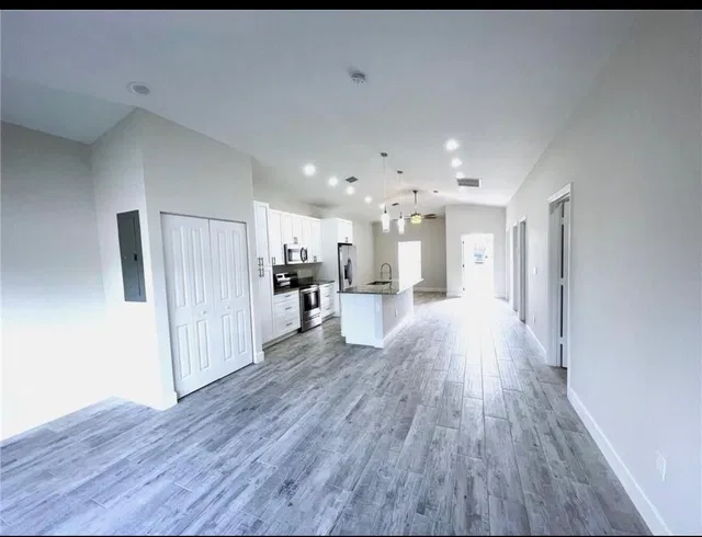 Residence photo 5