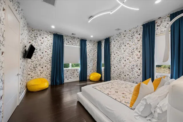 Residence photo 56