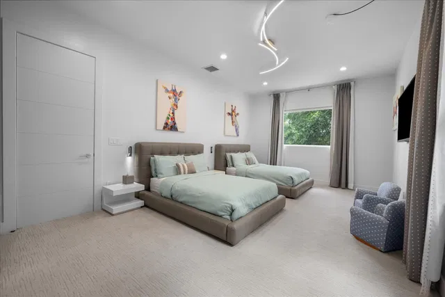 Residence photo 57