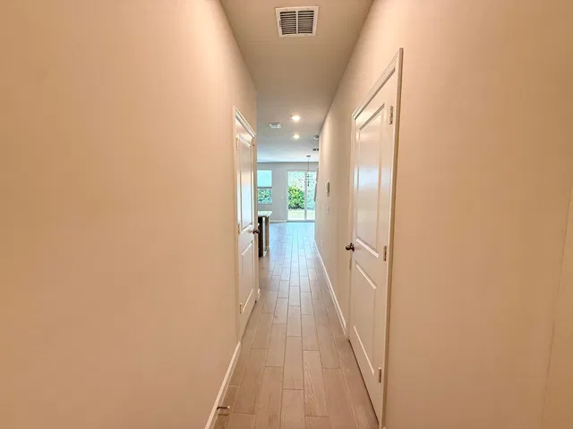 Residence photo 5
