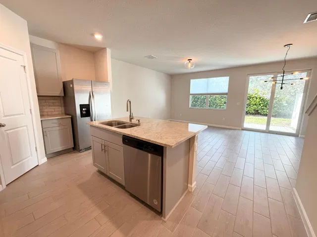 Residence photo 6