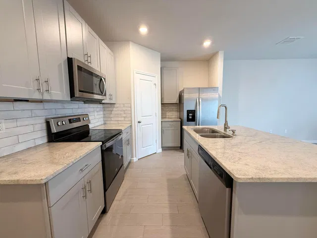 Residence photo 11