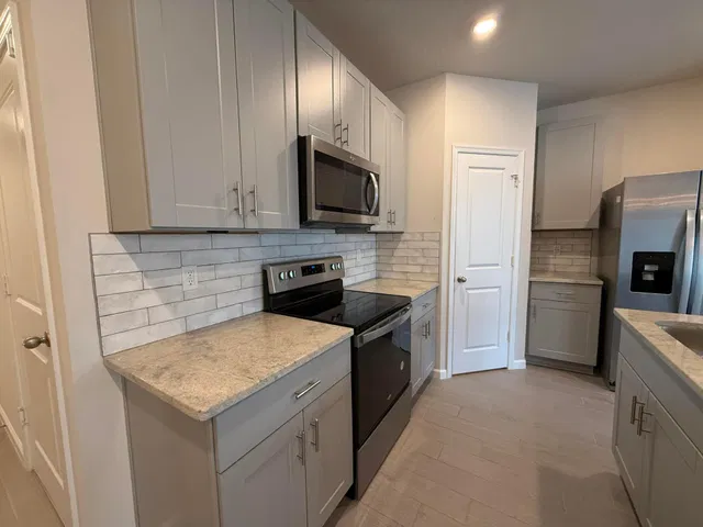 Residence photo 12