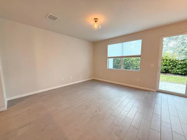 Residence photo 18