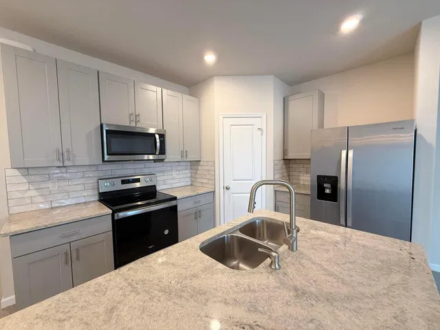 Residence photo 20