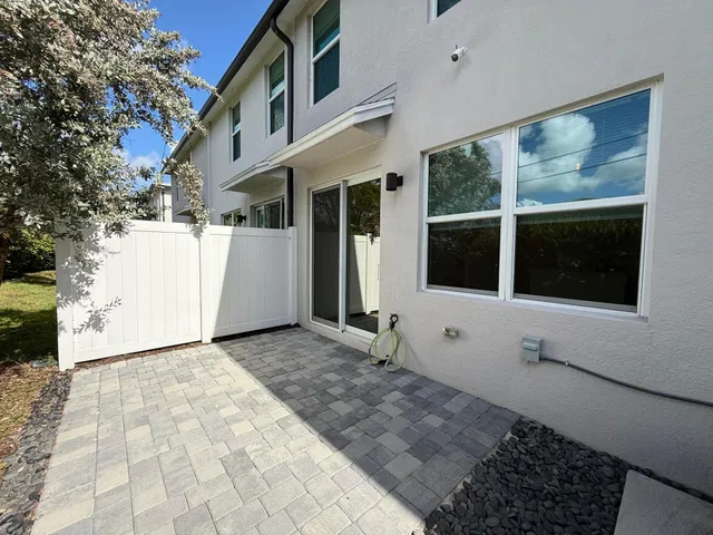 Residence photo 47